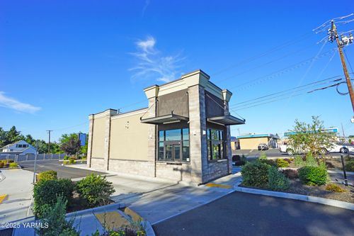 115 N 56th Ave, Yakima, WA, 98908-3105 | Card Image