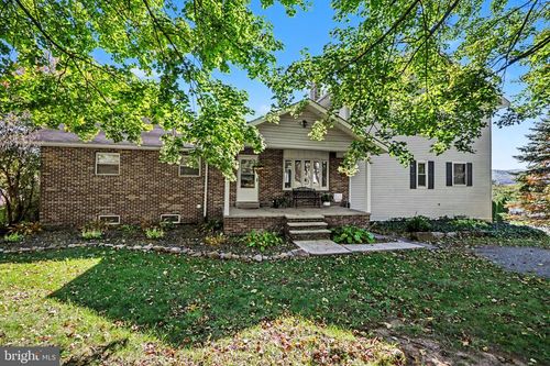 1460 N 2nd St, LYKENS, PA, 17048-9440 | Card Image