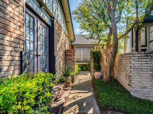 9417 Singing Quail Dr, Austin, TX, 78758-6134 | Card Image