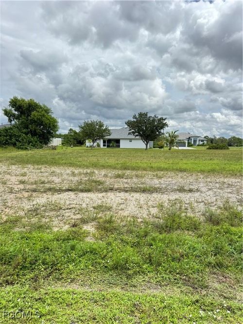 2751 41st Pl, Cape Coral, FL, 33993-8809 | Card Image