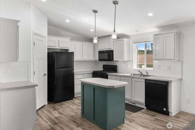 UNIT-64 - 23708 Locust Way, House other with 4 bedrooms, 2 bathrooms and null parking in Bothell WA | Image 9