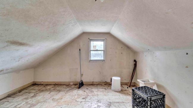 upstairs east bedroom | Image 13