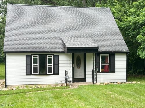 3042 Krebs Drive, Coventry, OH, 44319 | Card Image