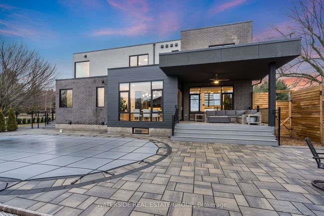 381 7 Th Rd E, House other with 4 bedrooms, 5 bathrooms and 35 parking in Stoney Creek ON | Image 34