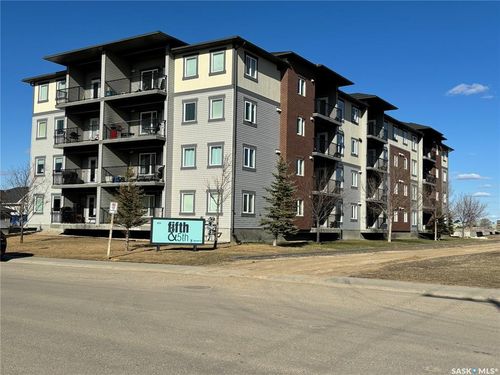 205-820 5th St Ne, Weyburn, SK, S4H2V2 | Card Image