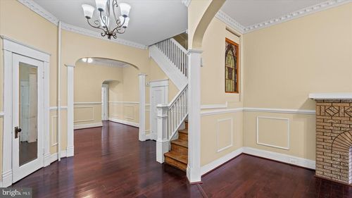 2413 Madison Ave, BALTIMORE, MD, 21217-4039 | Card Image