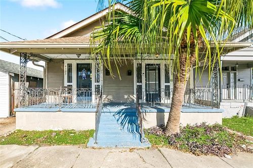 4323 25 N Derbigny Street, New Orleans, LA, 70117 | Card Image