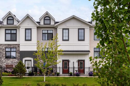 218 Les Jardins Pk Se, Calgary, AB, T2C5V3 | Card Image