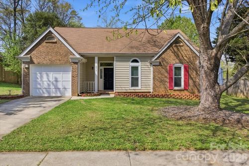 2917 Dellinger Dr, Charlotte, NC, 28269-2774 | Card Image