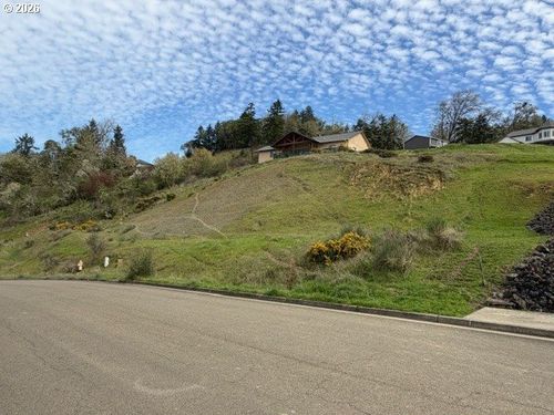34-37-832 Forest Heights St, Sutherlin, OR, 97479-9304 | Card Image