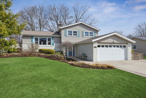 710 Maple Ln, Darien, IL, 60561-4071 | Card Image
