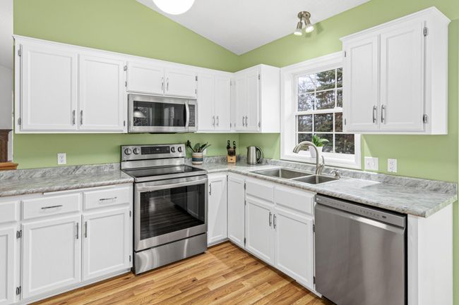 5794 Willow Ln N, Townhouse with 2 bedrooms, 2 bathrooms and null parking in Shoreview MN | Image 17