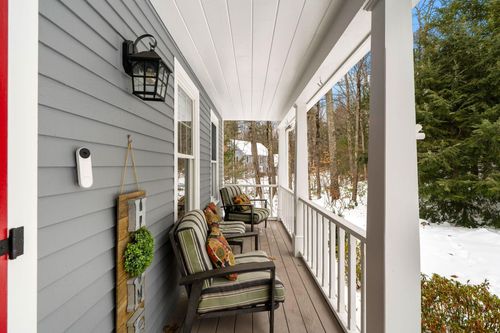 17 Oriole Dr, Bedford, NH, 03110-4420 | Card Image