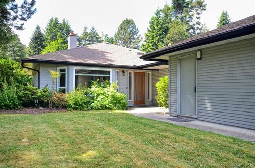 6-4630 Lochside Dr, Victoria, BC, V8Y2T1 | Card Image