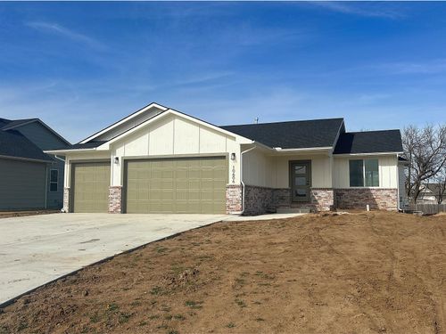 10606 W Graber Cir, Wichita, KS, 67215-5601 | Card Image