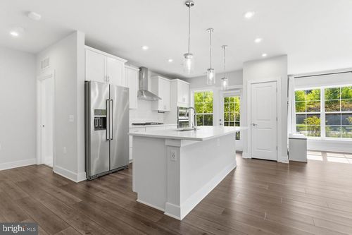 102 Saint Ives Pl, OXON HILL, MD, 20745-1445 | Card Image