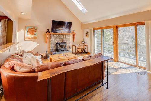 176 Reservoir Rd, Campton, NH, 03223-5436 | Card Image