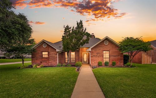 605 Meadowcrest Dr, Highland Village, TX, 75077-7566 | Card Image