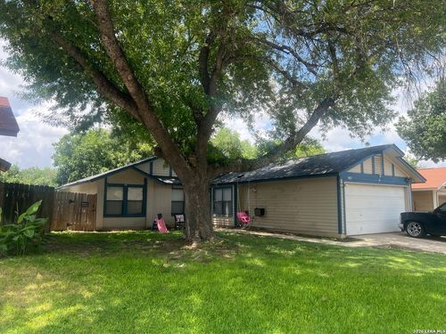 9827 Autumn Silver, San Antonio, TX, 78254-5879 | Card Image