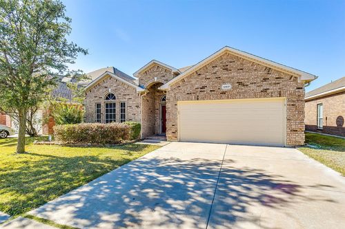 12837 Parkersburg Dr, Fort Worth, TX, 76244-5719 | Card Image