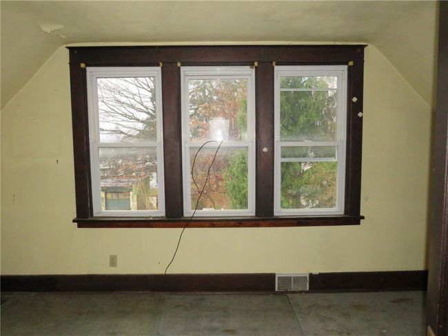 16 Trader St, House other with 2 bedrooms, 2 bathrooms and null parking in Uniontown PA | Image 4