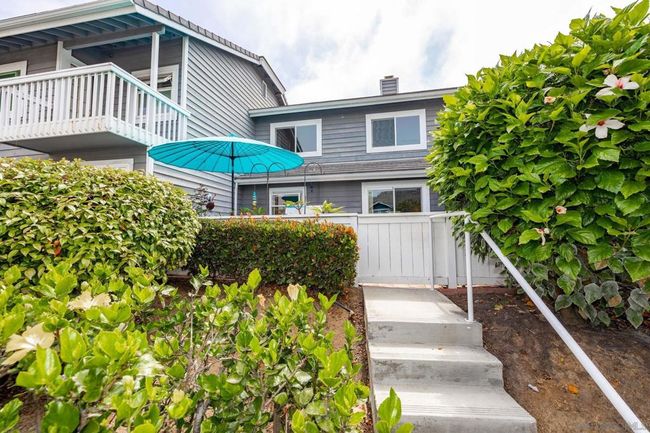 677 Summer View Cir, Townhouse with 2 bedrooms, 3 bathrooms and 2 parking in Encinitas CA | Image 35