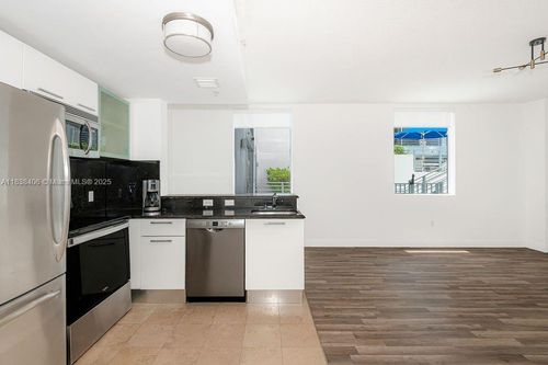 apt-205-3339 Virginia St, Coconut Grove, FL, 33133-6028 | Card Image