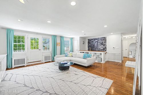 76-76 Putnam Park, Greenwich, CT, 06830-5775 | Card Image
