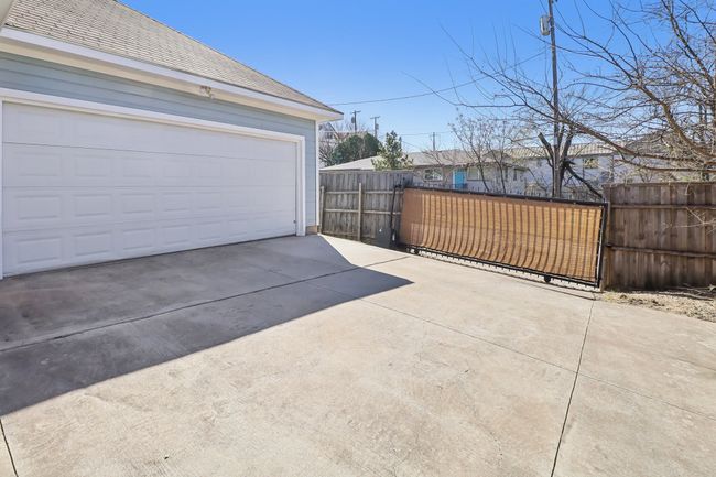 601 N Lancaster Ave, House other with 3 bedrooms, 2 bathrooms and null parking in Dallas TX | Image 28