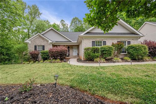 7704 Perthshire Dr, Oak Ridge, NC, 27310-8307 | Card Image