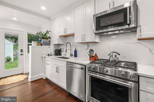 3918 S St Se, WASHINGTON, DC, 20020-1063 | Card Image