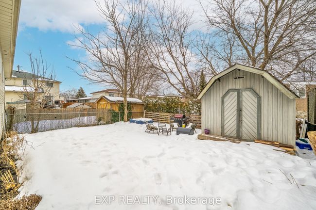 679 Frobisher Crt, House attached with 5 bedrooms, 3 bathrooms and 4 parking in Oshawa ON | Image 38