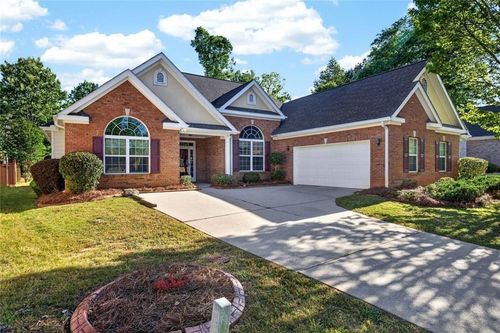 8004 Larksview Dr, Fairburn, GA, 30213-4695 | Card Image