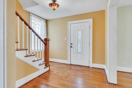 2704 Floraland Dr Nw, Roanoke, VA, 24012-2736 | Card Image