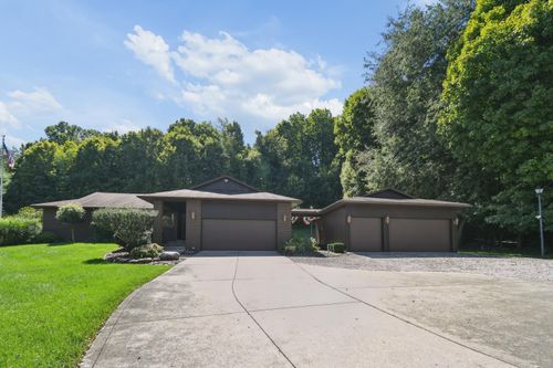 819 Briarhill Dr, Newark, OH, 43055-2257 | Card Image