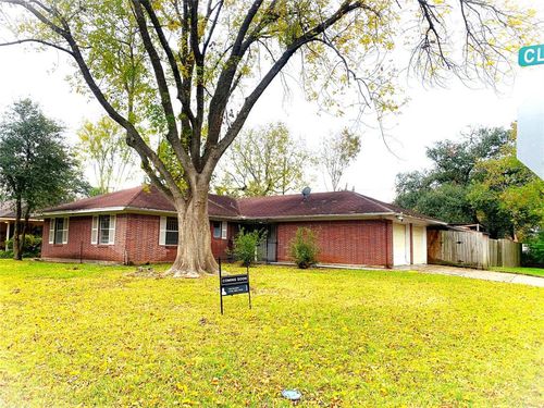 11202 Cliffwood Drive, Houston, TX, 77035 | Card Image