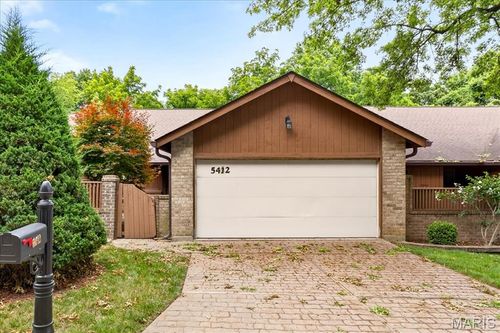 5412 Village Courtway Ln, Saint Louis, MO, 63128-3847 | Card Image
