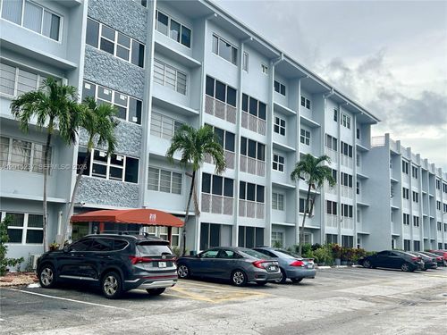 408c-215 Se 3rd Ave, Hallandale Beach, FL, 33009-5685 | Card Image