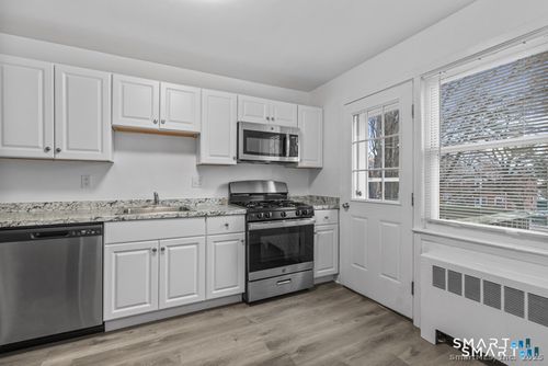 d-29 Hamilton Ct, Stamford, CT, 06902-3581 | Card Image