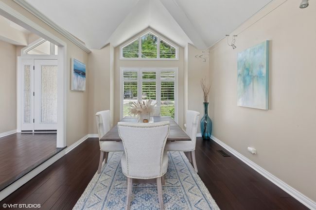 6N142 Riverside Dr, House other with 4 bedrooms, 4 bathrooms and 2 parking in St. Charles IL | Image 5