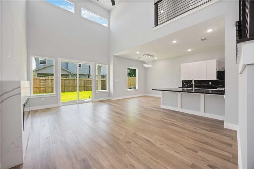 4923 Golden Forest Dr, Houston, TX, 77091-5119 | Card Image