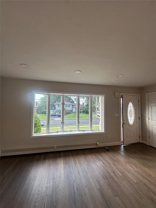 25 Cumberland Rd, Jericho, NY, 11753-2639 | Card Image