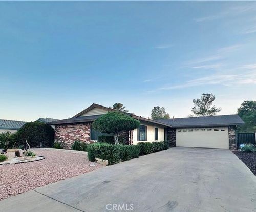 13925 Burning Tree Dr, Victorville, CA, 92395 | Card Image