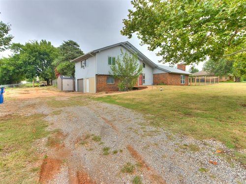 1409 Shelly Ln, Edmond, OK, 73034-8150 | Card Image