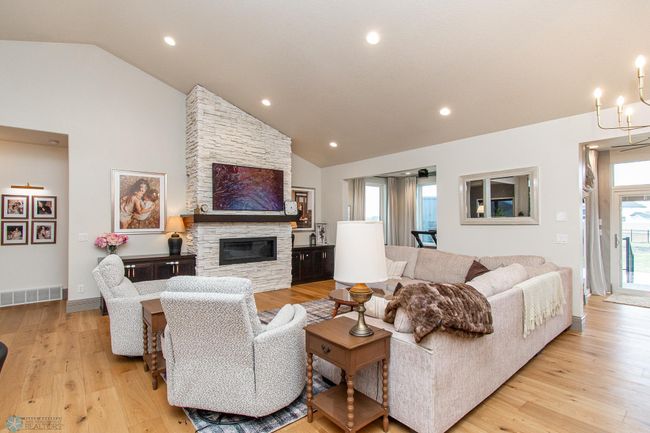 Living Room | Image 10