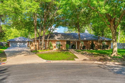 8416 Gladys Ct, Benbrook, TX, 76116-7629 | Card Image