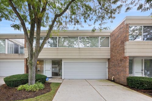 133 Avon Road, Northbrook, IL, 60062 | Card Image