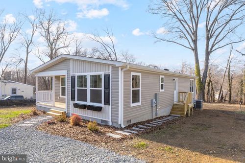 320 East St, GORDONSVILLE, VA, 22942-9148 | Card Image