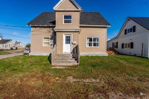 16 Commercial St, Yarmouth, NS, B5A3R6 | Card Image