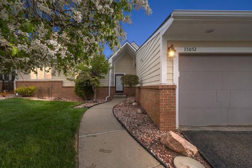 35052 Meadow Ln, Farmington Hills, MI, 48335-2532 | Card Image